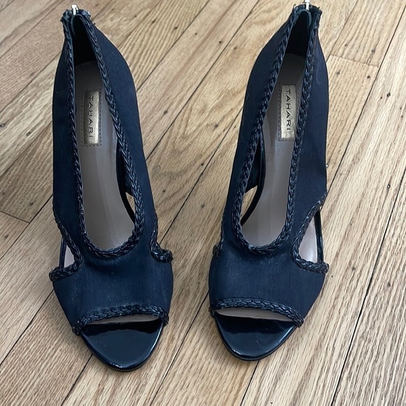 Tahari Black Loretta Peep Toe Cutout Heels Size 6.5 - Picture 1 of 7